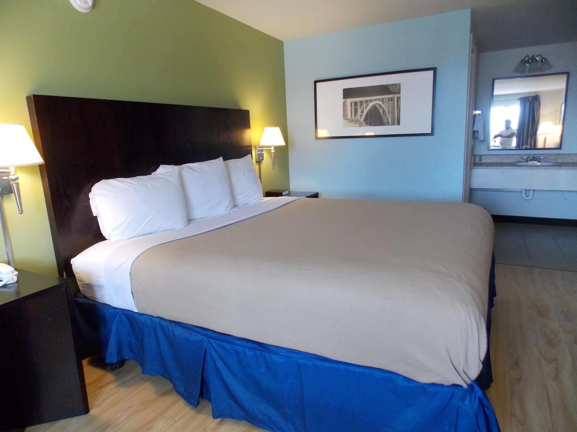 Augusta Best Inn Екстериор снимка