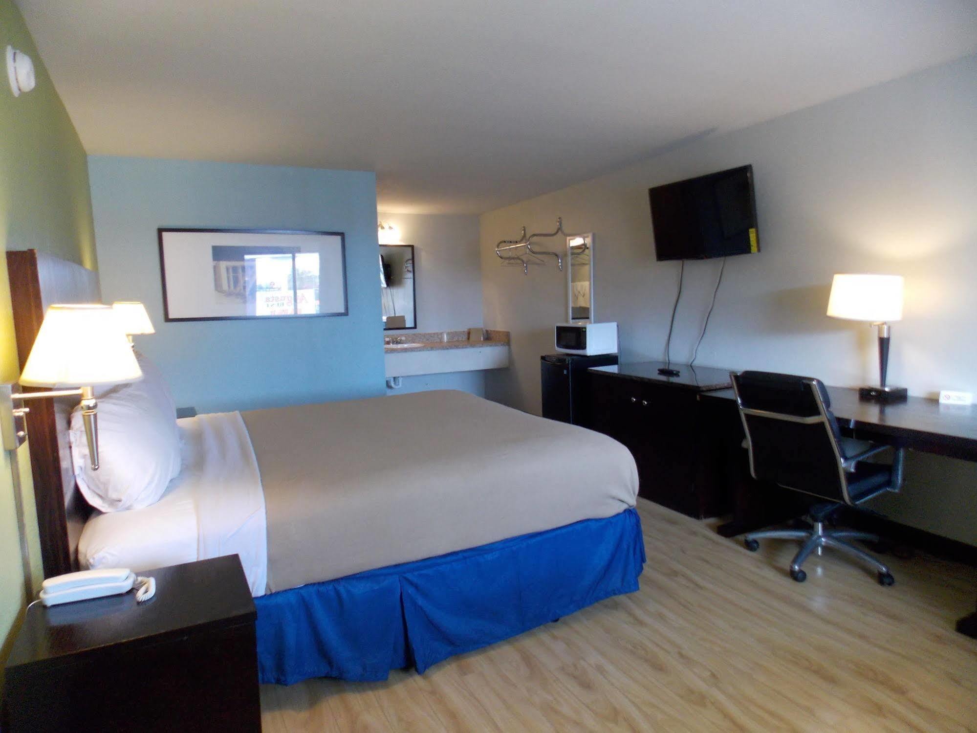 Augusta Best Inn Екстериор снимка
